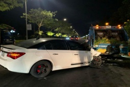 Tin tức trong ngày - Ô tô tông đuôi xe gom rác, nữ công nhân tử vong