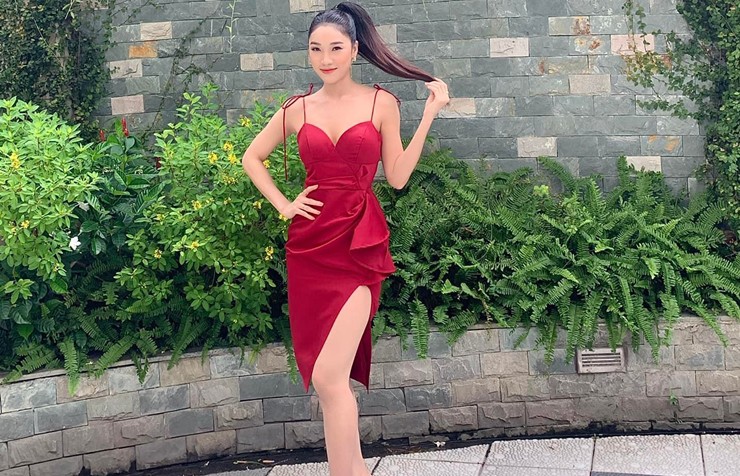 Những bức ảnh khoe sắc vóc đời thường của người đẹp quê Kiên Giang này thu hút lượng tương tác cao .
