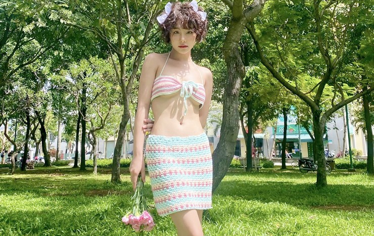 Cô nàng cũng thường xuyên nhận được lời mời làm mẫu ảnh, chụp hình quảng cáo thời trang, mỹ phẩm.&nbsp;
