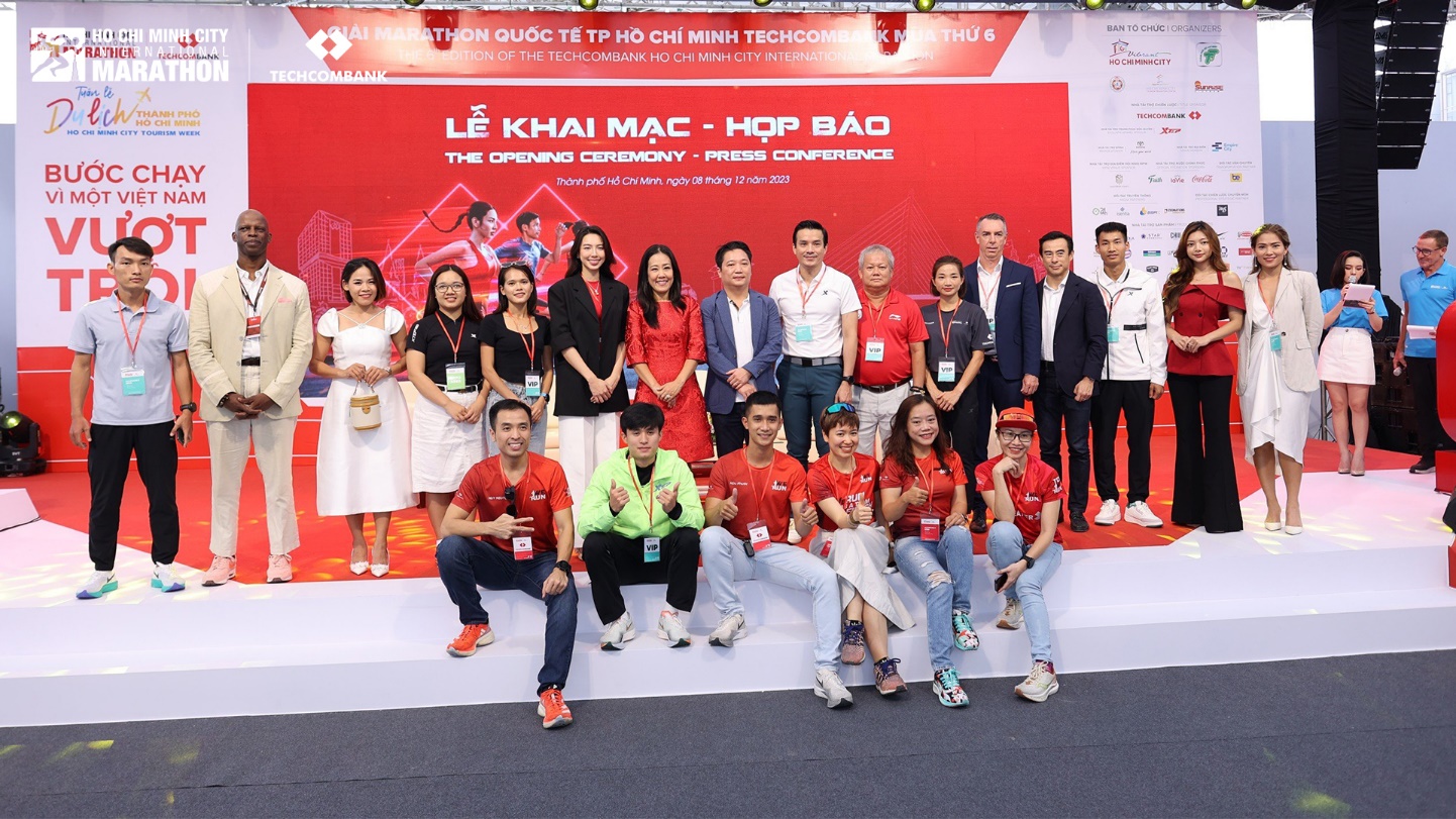Nhiều vận động viên chuyên nghiệp trong nước và quốc tế, cùng người nổi tiếng sẽ tham gia chạy vào sáng Chủ Nhật, ngày 10/12/2023.