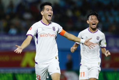 Video bóng đá Khánh Hòa - Bình Dương: Người hùng Tiến Linh, 3 điểm về tay (V-League)