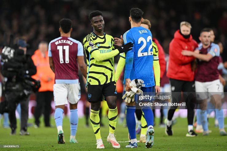 Saka cán mốc đáng nhớ trong một ngày buồn