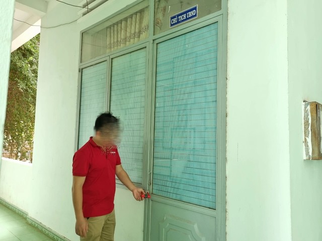 Phòng chủ tịch UBND xã Ia Mơ khóa trái trong giờ hành chính