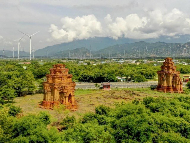 Cánh đồng quạt gió lãng mạn ở Ninh Thuận