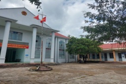 Tin tức trong ngày - Bí thư huyện lên tiếng vụ trụ sở xã "vắng như chùa bà đanh" trong giờ hành chính