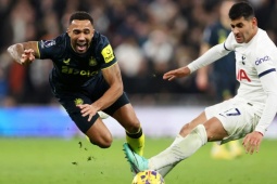 Bóng đá - Đồng hương Messi hóa "đồ tể" Ngoại hạng Anh, fan MU vẫn tức giận