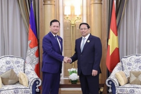 Thủ tướng Campuchia thăm Việt Nam: 'Làn gió mới' cho quan hệ song phương