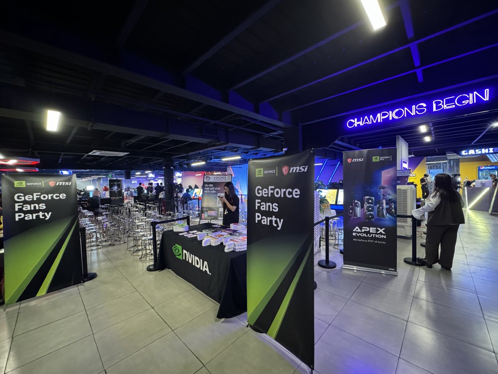 CEO NVIDIA bất ngờ xuất hiện tại sự kiện Geforce Fans Party - 1