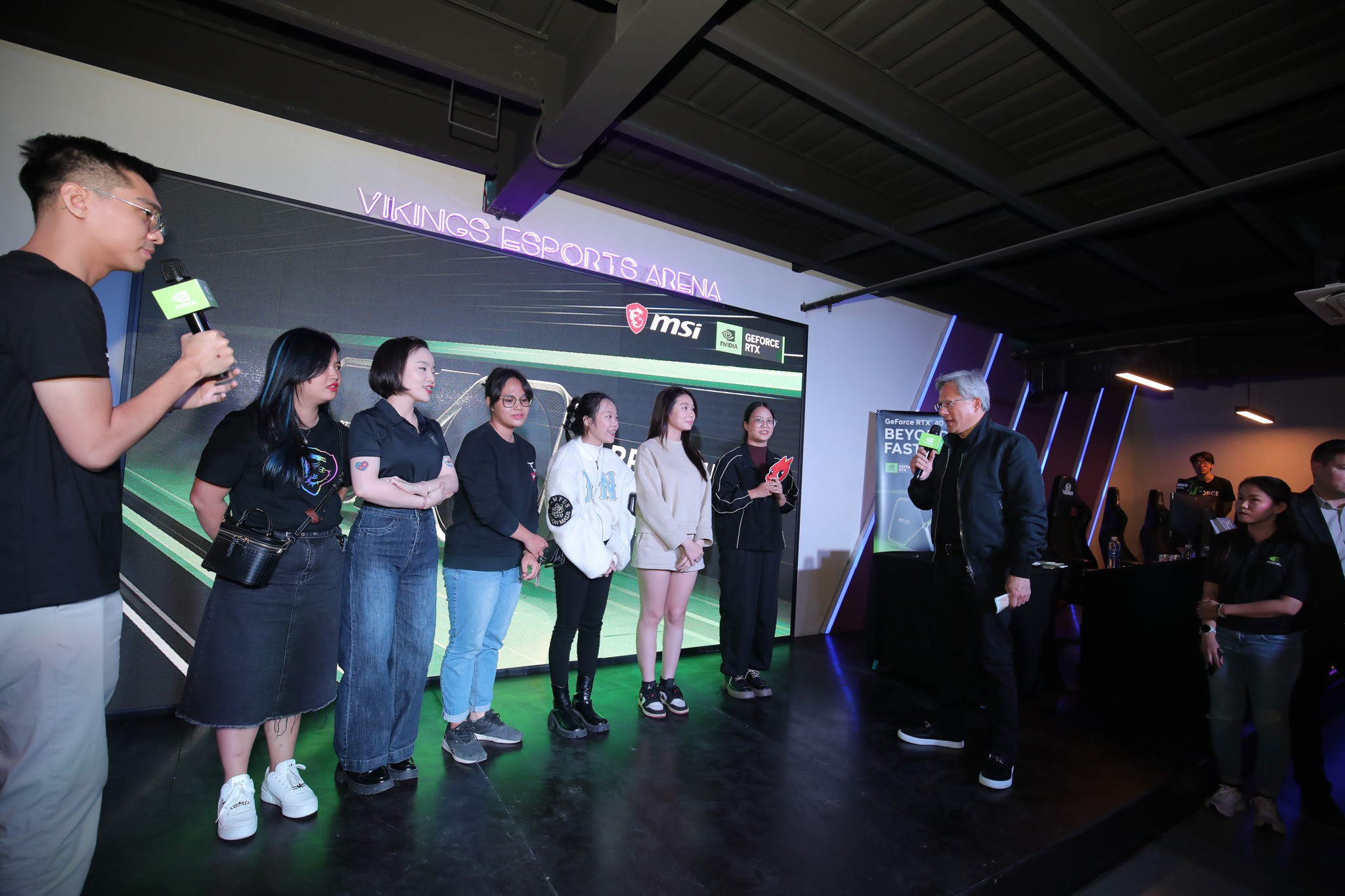 CEO NVIDIA bất ngờ xuất hiện tại sự kiện Geforce Fans Party - 5