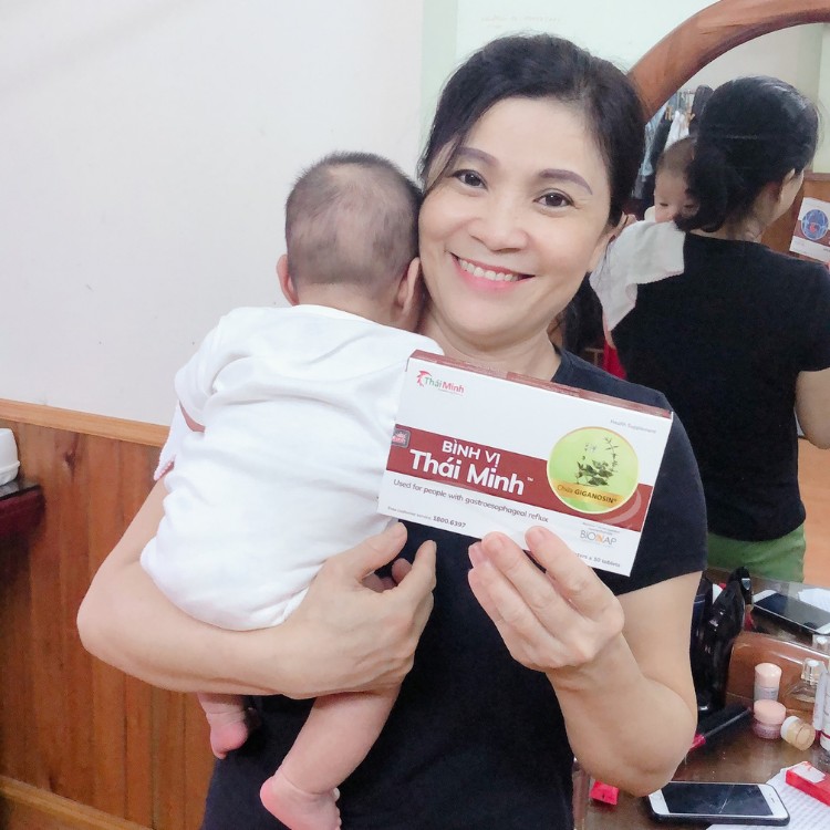 Cô vui mừng vì vừa có thêm cháu ngoại, vừa có sức khỏe để chăm cháu