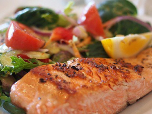 Sức khỏe đời sống - Phát hiện giật mình khiến trẻ em cần ăn cá trước 1 tuổi