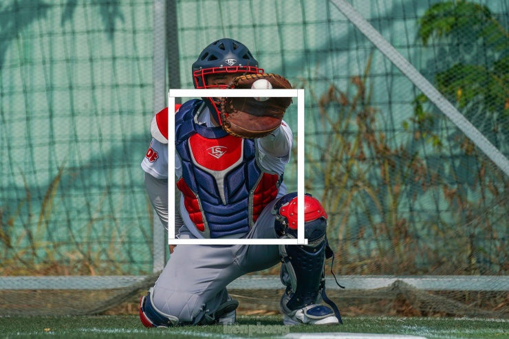 Giới trẻ TPHCM thỏa đam mê bóng chày trên sân... bóng đá - 11