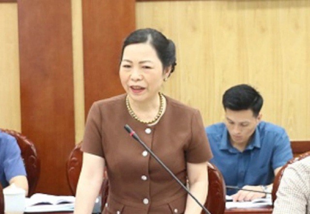 Bà Đinh Cẩm Vân, cựu giám đốc Sở Tài chính tỉnh Thanh Hóa, bị khởi tố, bắt tạm giam về tội "Lợi dụng chức vụ, quyền hạn trong khi thi hành công vụ" xảy ra tại Dự án Hạc Thành Tower