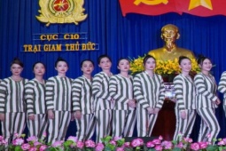 Lời hối lỗi của con gái gửi cha mẹ từ trại giam