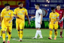 Bóng đá - HLV Võ Đình Tân từ chức, CLB Khánh Hoà mời ông Hoàng Anh Tuấn?