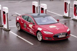 Tesla Model S đạt kỷ lục 2 triệu km sau 10 năm sử dụng