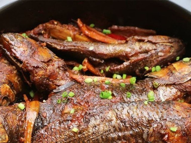 Món ngon cuối tuần: Cá rô kho tộ kiểu Nam Bộ đậm đà, đưa cơm