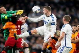 Bóng đá - Video bóng đá Copenhagen - Galatasaray: Chiến thắng kịch tính, "vé vàng" lịch sử (Cúp C1)