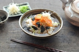 Ẩm thực - Kiểu ăn cơm kỳ lạ này của người Nhật khiến du khách tròn mắt ngạc nhiên