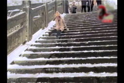 Clip hài hước - Chỉ nơi nào có băng tuyết mới thấu nỗi đau này