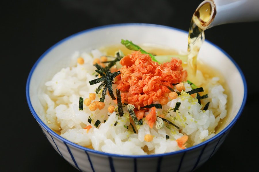 Kiểu ăn cơm kỳ lạ này của người Nhật khiến du khách tròn mắt ngạc nhiên - 10