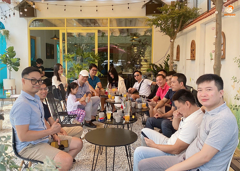 Get&amp;Go là địa điểm tụ họp bạn bè lý tưởng với không gian vô cùng thoáng đãng, tinh tế.