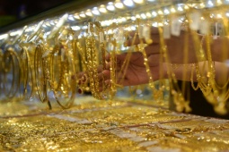 Kinh doanh - Giá vàng hôm nay 14/12: Bất ngờ bật tăng dữ dội