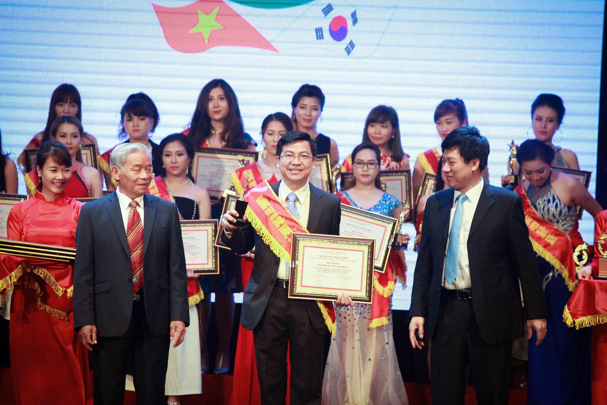 Viện Thẩm Mỹ Quốc Tế Việt - Hàn được vinh danh ở hạng mục Thương hiệu chăm sóc sức khỏe, sắc đẹp uy tín