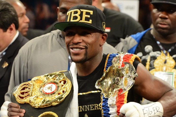 Floyd Mayweather lại chơi trội