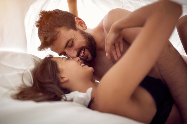Chuyên gia quốc tế khuyến cáo, mày râu nỗ lực có con thực hành sex với tần suất 2-3 ngày/lần mang lại hiệu quả cao nhất.