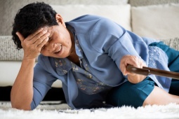 Sức khỏe đời sống - Nguy cơ hạ thân nhiệt, té ngã, đột quỵ gia tăng ở người cao tuổi trong mùa lạnh