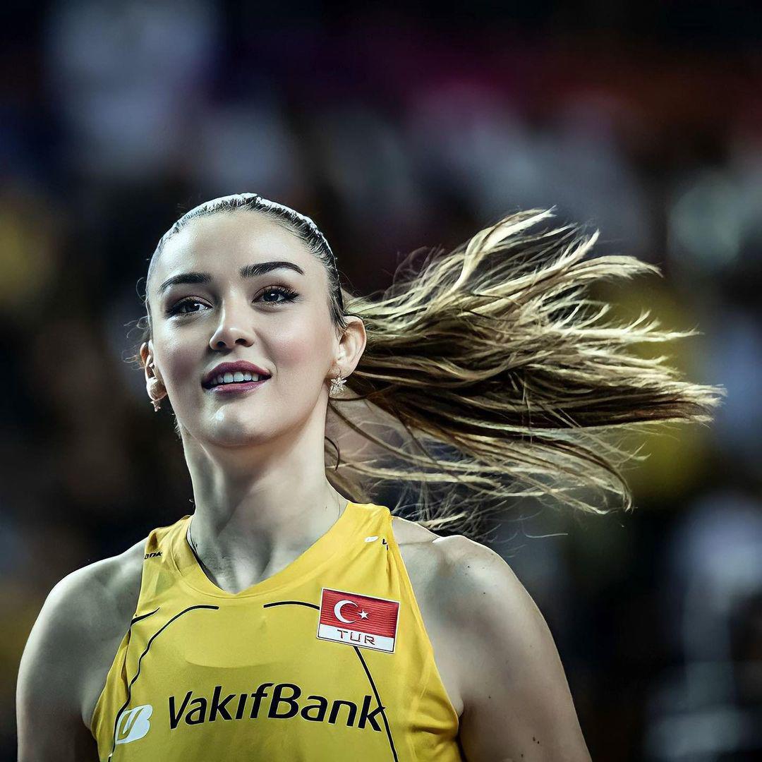 Zehra Gunes là nữ vận động viên nổi tiếng người Thổ Nhĩ Kỳ.