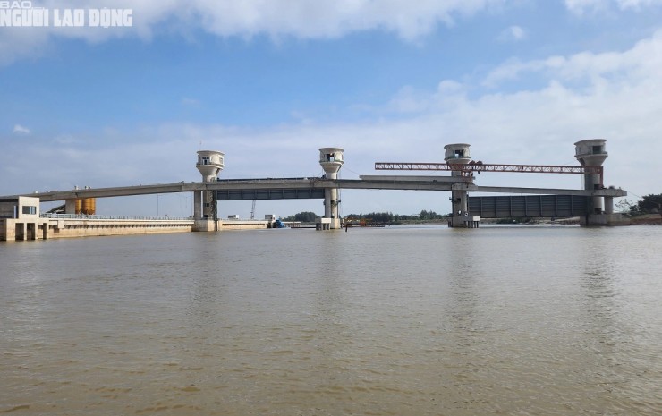 Riêng hạng mục qua sông Lèn đã chiếm hơn 630 tỉ đồng trong tổng nguồn vốn của dự án