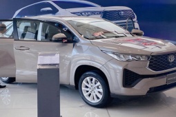 Thị trường - Tiêu dùng - Nóng tuần qua: Cận Tết, ô tô giảm giá mạnh lên tới gần 400 triệu đồng/chiếc