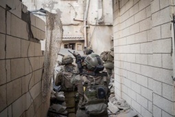 Thế giới - Điều gì khiến binh sĩ Israel nổ súng bắn 3 con tin?