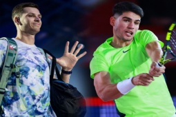 Thể thao - Alcaraz đôi công Medvedev, Hurkacz mượn "độc chiêu" của Federer hay nhất tennis 2023