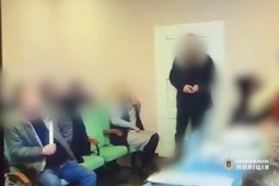 Thế giới - Ukraine: Một người đàn ông ném lựu đạn vào giữa cuộc họp, hàng chục người bị thương