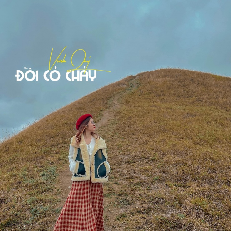 Dừng chân bên đồi cỏ cháy.