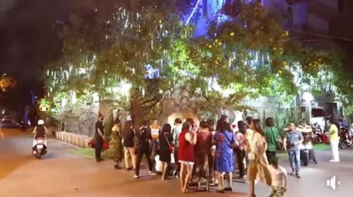 Biệt thự 60 tỷ của Đàm Vĩnh Hưng có gì mà khiến dân tình đổ xô check-in? - 7