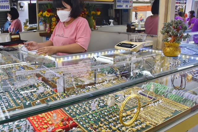Giá vàng nhẫn tăng giảm liên tục thời gian qua