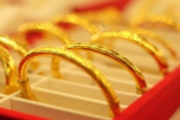 Kinh doanh - Giá vàng hôm nay 17/12: Giảm mạnh cuối tuần, tuần tới vàng ra sao?