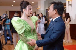  Vợ chồng  Quang Tèo - Phan Kim Oanh chấm thi Mrs Earth Vietnam 2024