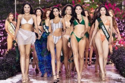Thời trang - 90 người đẹp Miss Earth mặc bikini trình diễn dưới trời lạnh 18 độ C ở Đà Lạt