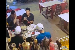 Clip hài hước - Trong cái rủi lại có cái xui