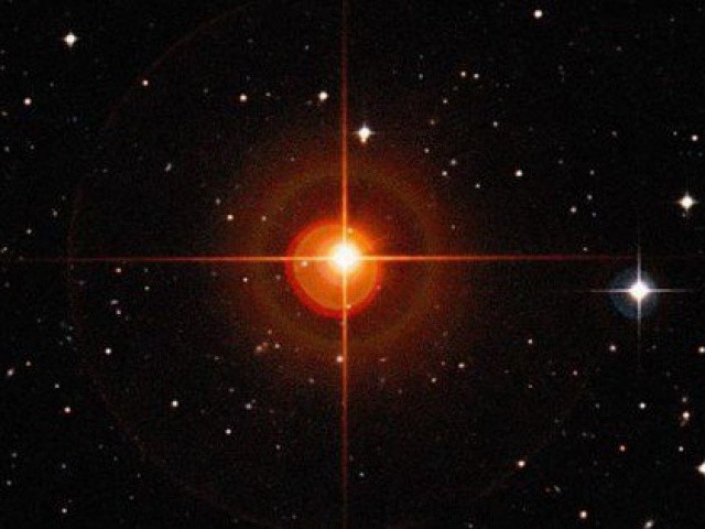 Kinh hoàng: Lỗ đen ký sinh khoét rỗng nhiều thiên thể