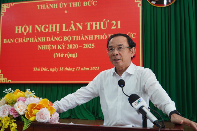 Bí thư Thành ủy TP HCM Nguyễn Văn Nên dành nhiều thời gian nói về công tác cán bộ.