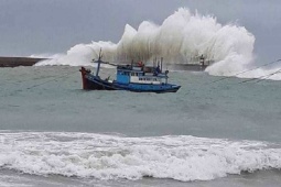 Tin tức trong ngày - Diễn biến mới nhất của bão Jelawat đang hoạt động gần Biển Đông