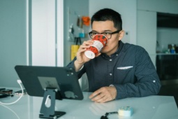 Đàn ông - Tại sao cà phê giúp nhuận tràng?