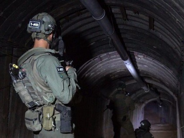 Thế giới - Video bên trong đường hầm tử thần của Hamas: Một tay súng có thể đấu cả đơn vị biệt kích