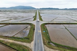 Tin tức trong ngày - Cận cảnh loạt nút giao, ngã tư "tử thần" trên đường ven biển gần 2.000 tỷ đồng ở Hà Tĩnh